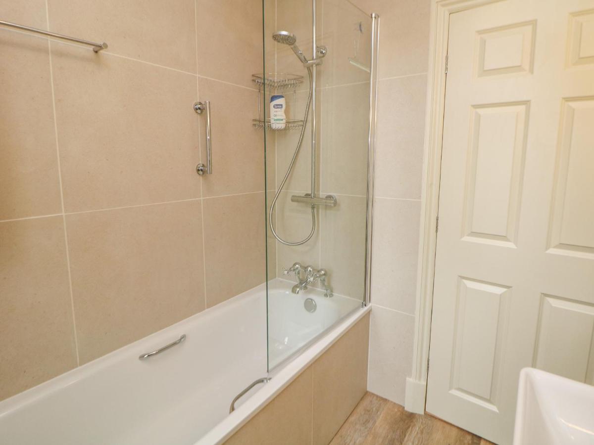벅스턴 Flat 3 Haslemere 아파트 외부 사진